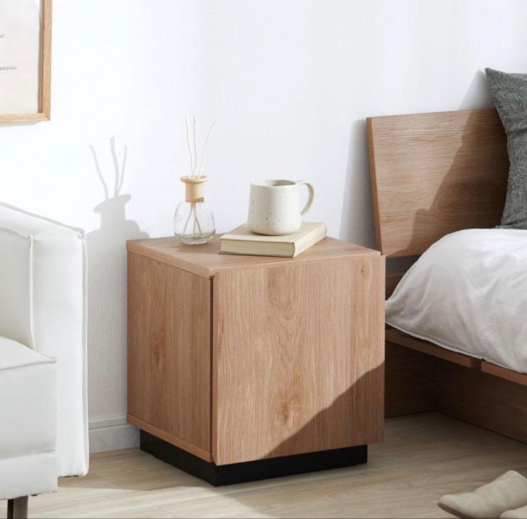 LOWYA 収納付きサイドテーブル　コンセント2口 /可動棚付き