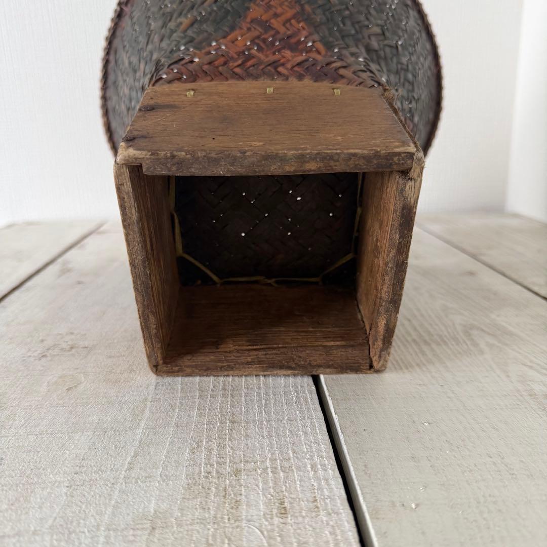 アンティーク　バリ農村　高台付穀物カゴ　２セット