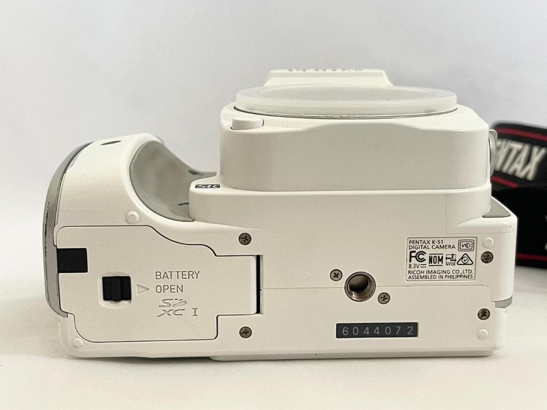 PENTAX K-S1 300ダブルズームキット + 50mm単焦点レンズ