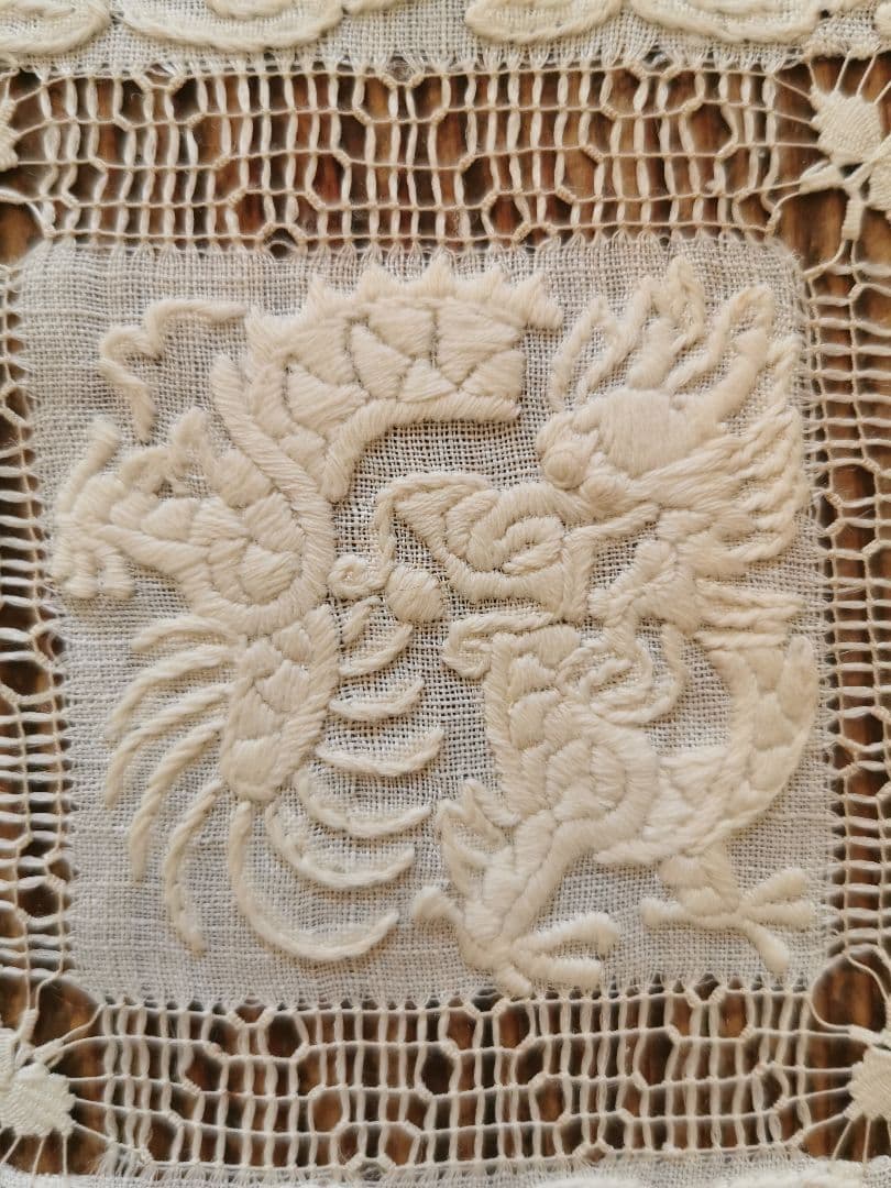 アンティーク 龍のエンブロイダリー 蝶のドローンワークレース シノワズリドイリー