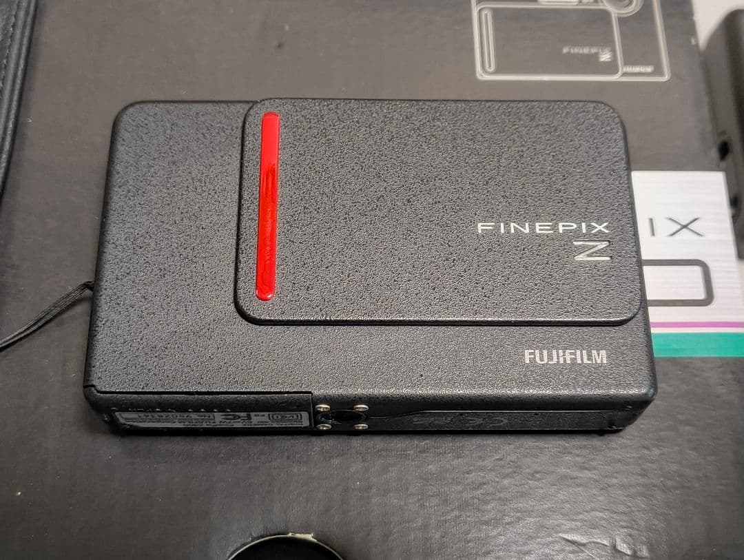 デジタルカメラ FUJIFILM Z300