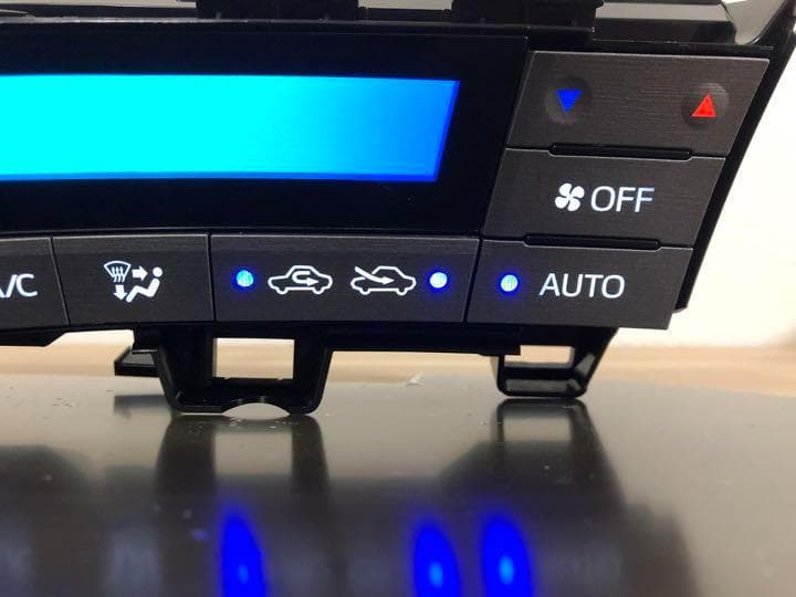 ZVW30 プリウス 後期 エアコンパネル エアコンスイッチ LED打ち替え 1