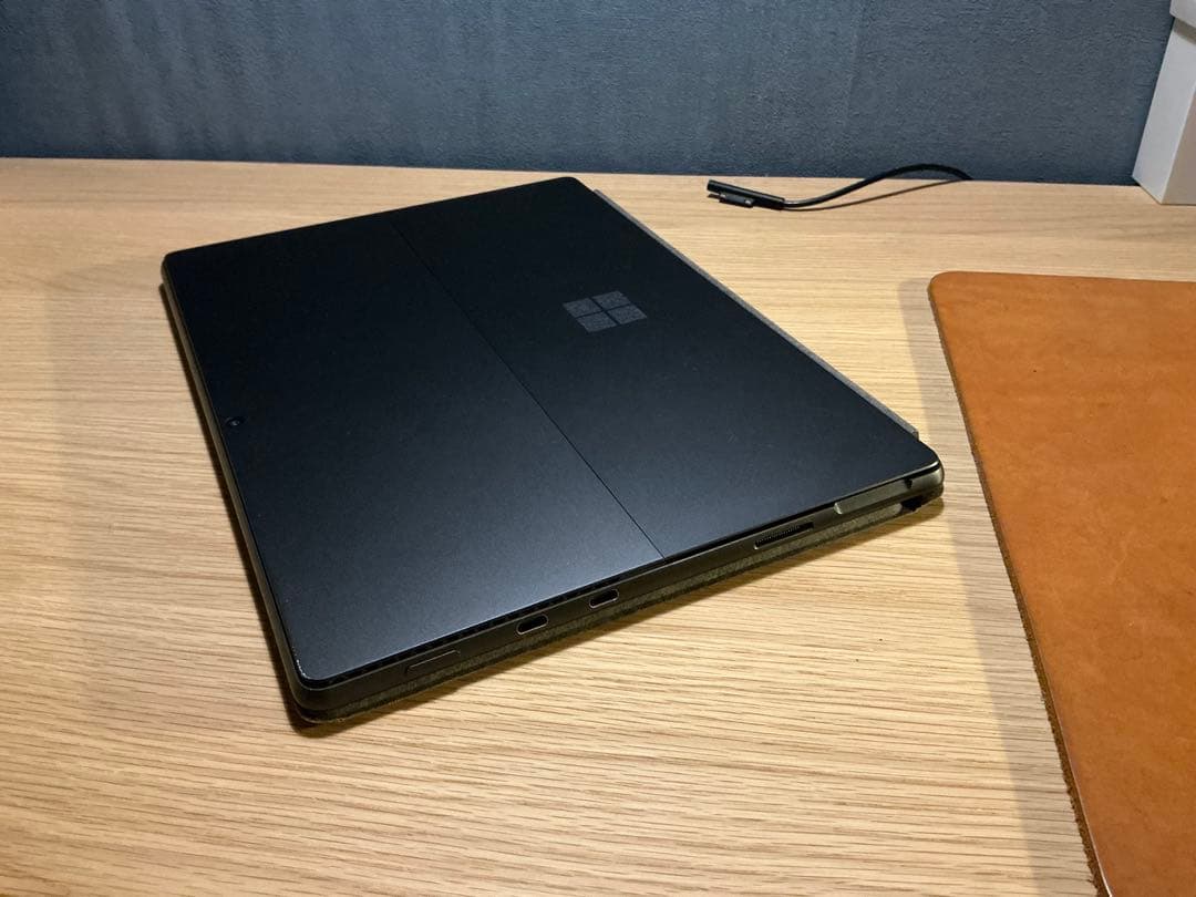 surface pro8 i5モデル　RAM8GB メモリ256GB