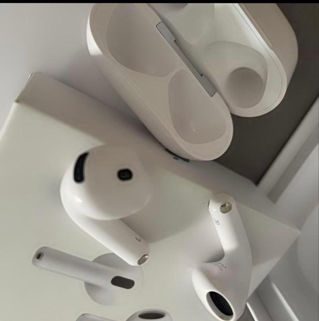 つ*き様 アクティブノイズキャンセリング機能を搭載したAirPods 4