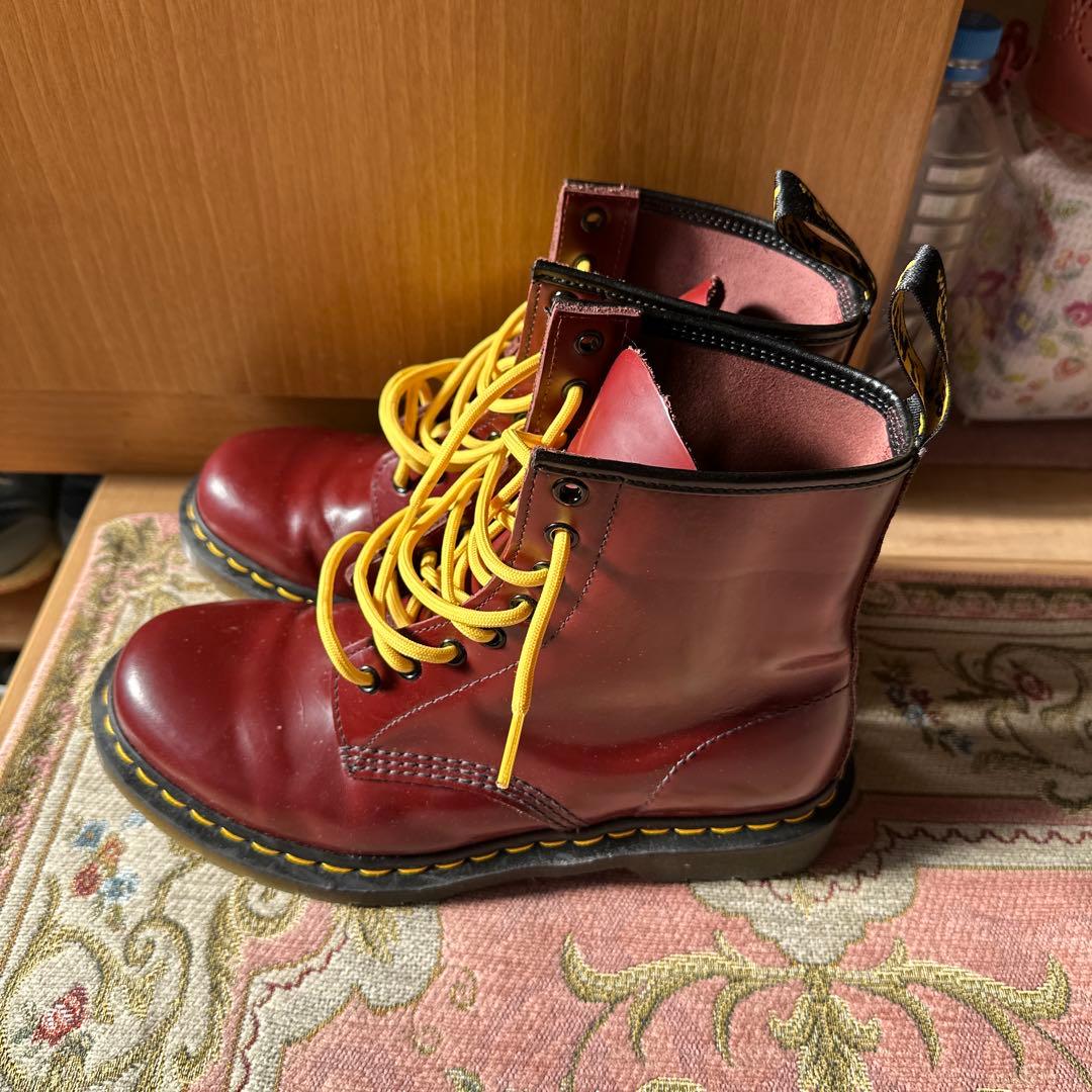 UK8 ドクターマーチン　チェリーレッド8ホール