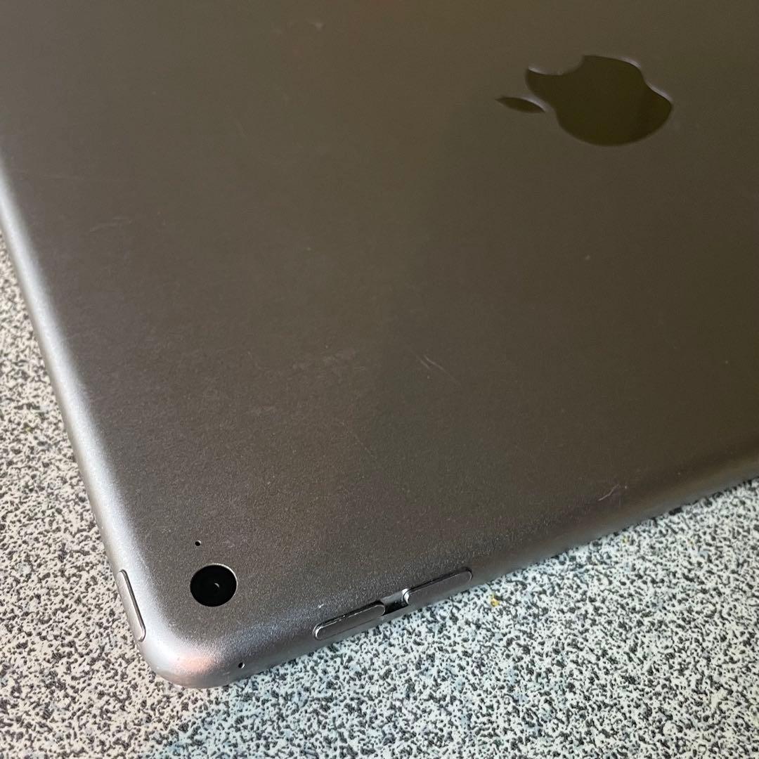 送無料F14 iPad Air 第2世代 スペースグレイ 128GB Wi-Fi