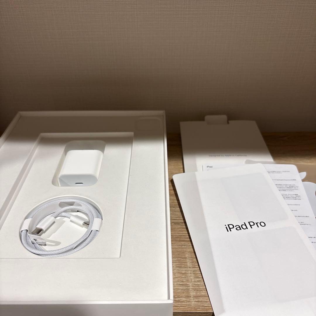 美品 iPad Pro 11インチ 128GB 第4世代 スペースグレー ESR