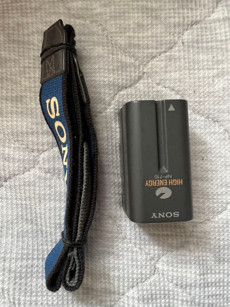 動作良好Video.Hi8 ソニー CCD-RV100 高画質8ミリビデオカメラ