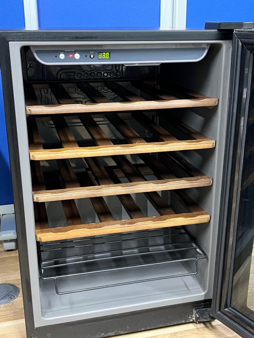 【引き取り限定】フォルスタージャパン ノンフロンワインセラーFJC-85G