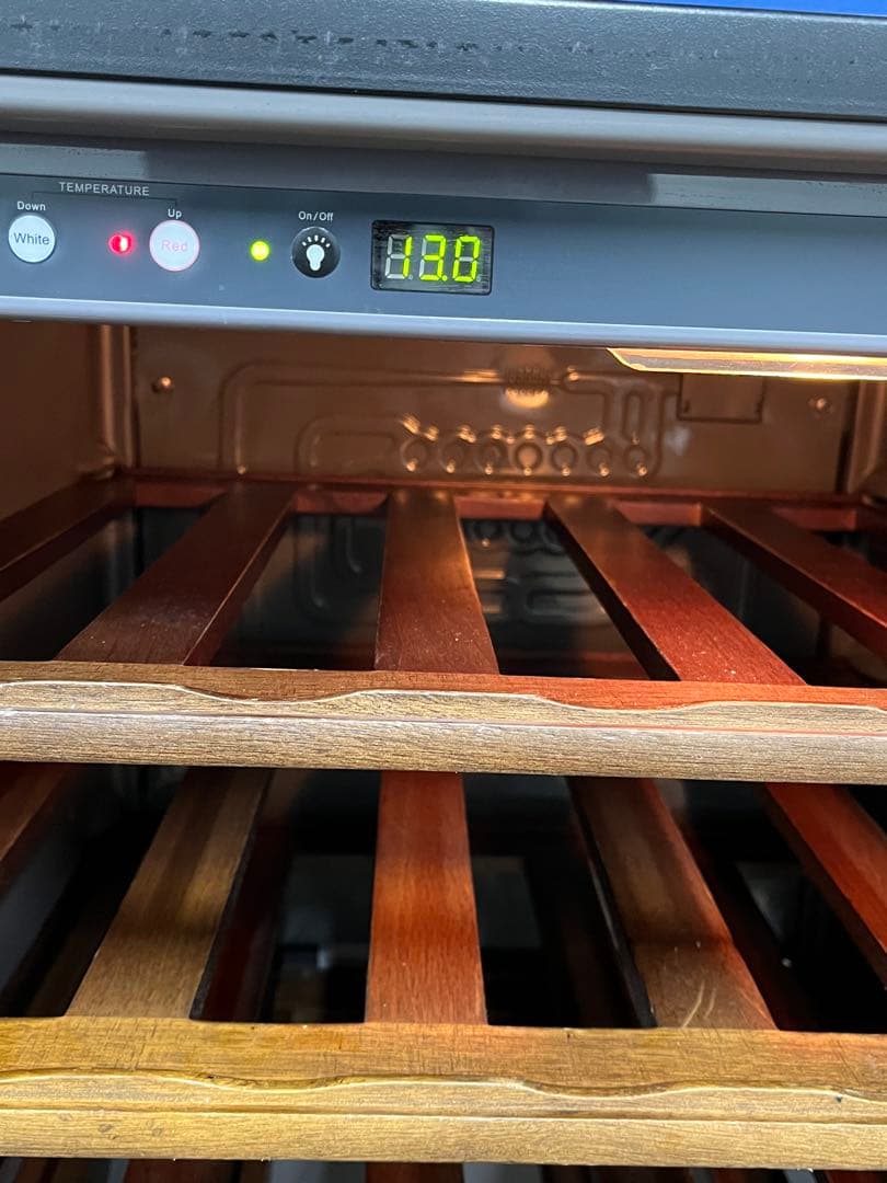 【引き取り限定】フォルスタージャパン ノンフロンワインセラーFJC-85G