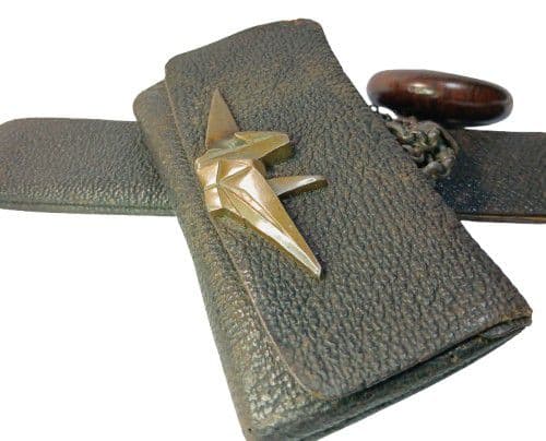 「鳳凰の図 七宝 鏡蓋 饅頭 根付」「折鶴 前金具」 煙草入 銀煙管有 江戸時代