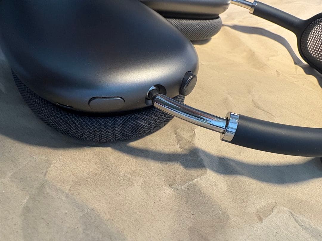 AirPods Max スペースグレイ16日までの購入で50000円で販売