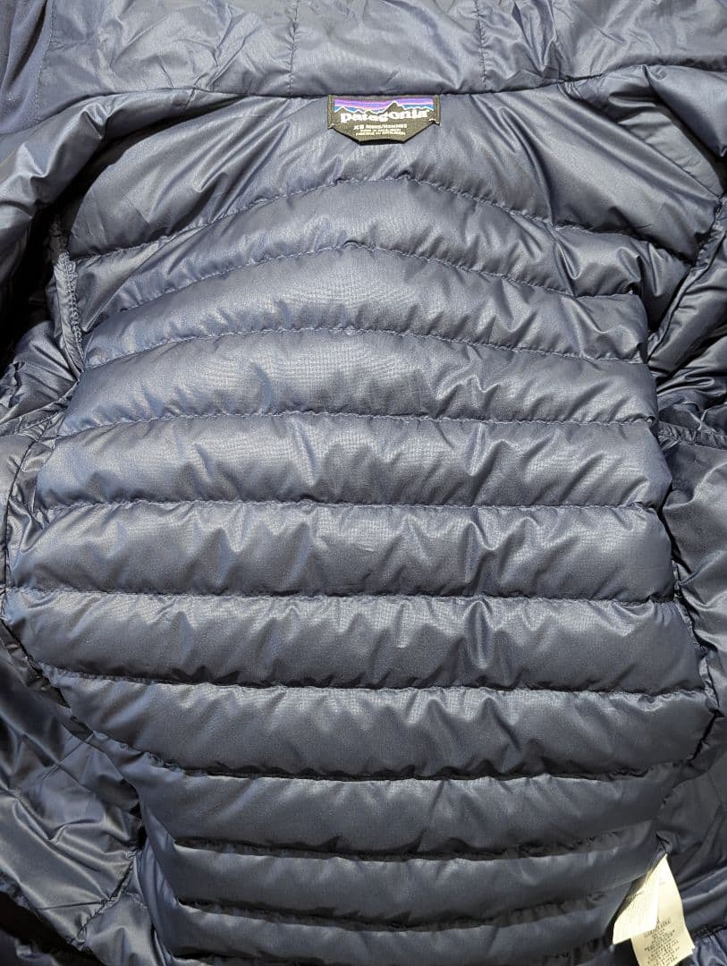 Patagonia ダウンセーターフーディ 濃紺 美品 xs
