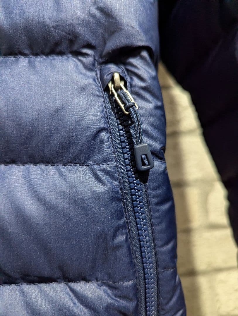 Patagonia ダウンセーターフーディ 濃紺 美品 xs