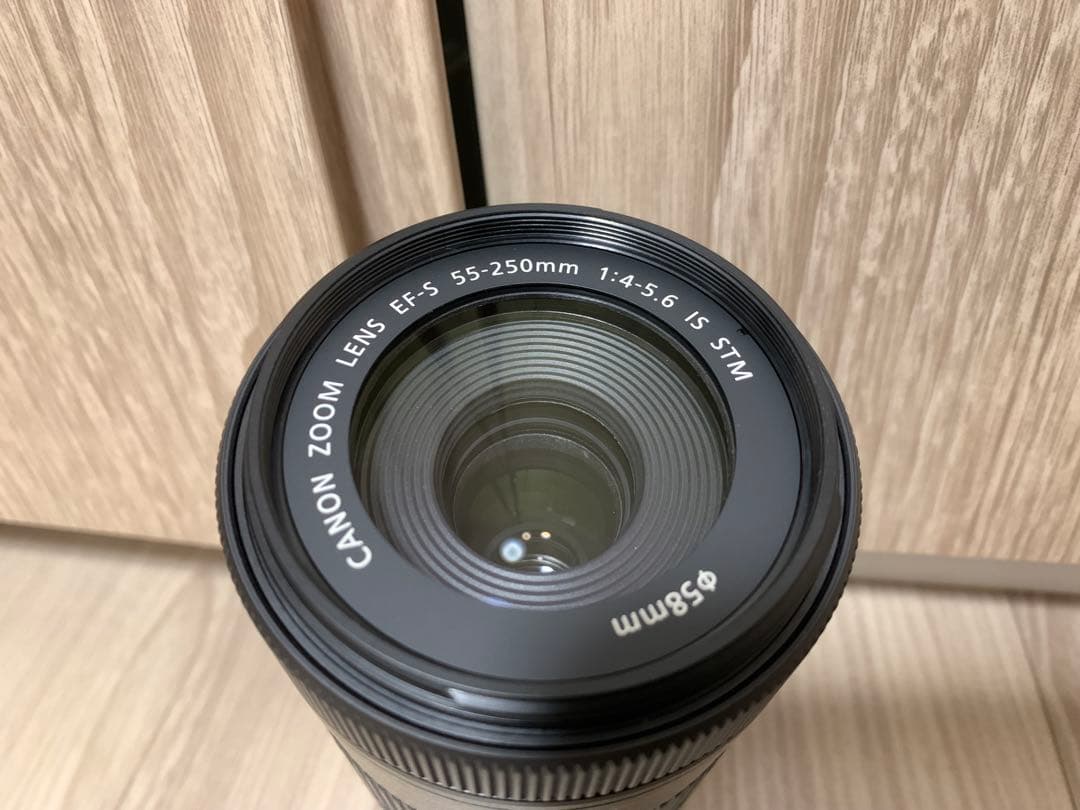 超美品Canonキヤノン EF-S 55-250mm F4-5.6 IS STM