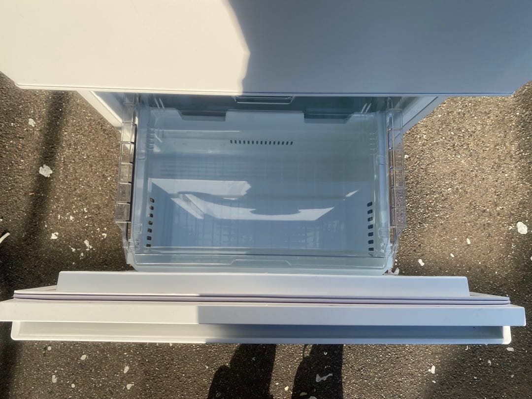 【美品】TOSHIBA 冷凍冷蔵庫 GR-V33SC (WU) 2024年製