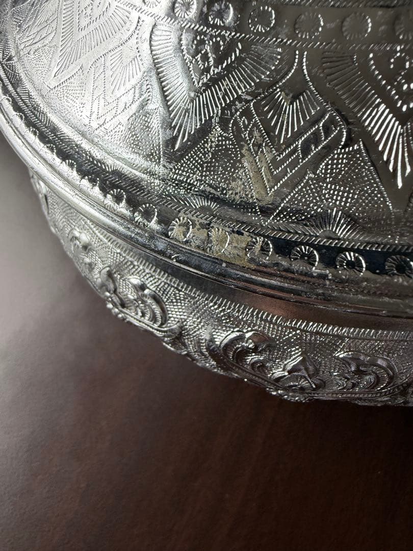 装飾的な鍋 蓋付き 直径約25cm