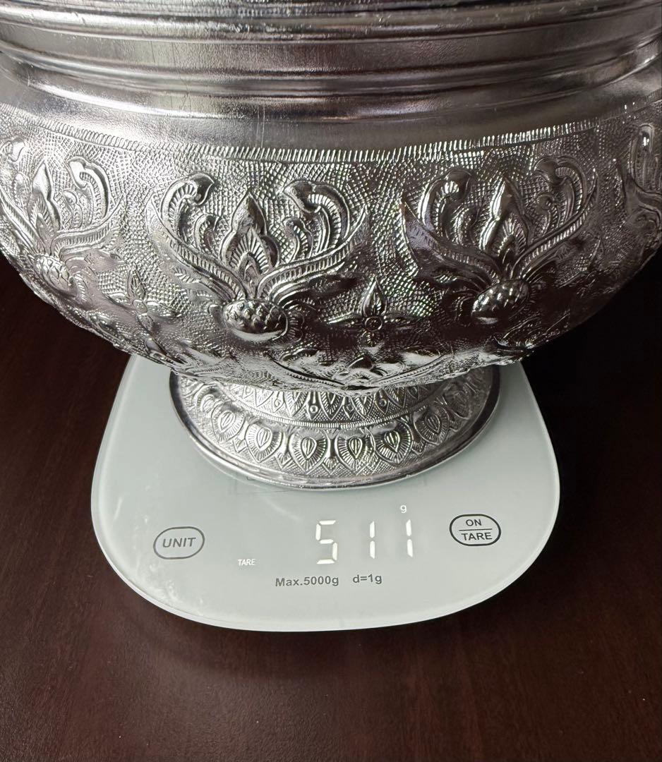 装飾的な鍋 蓋付き 直径約25cm