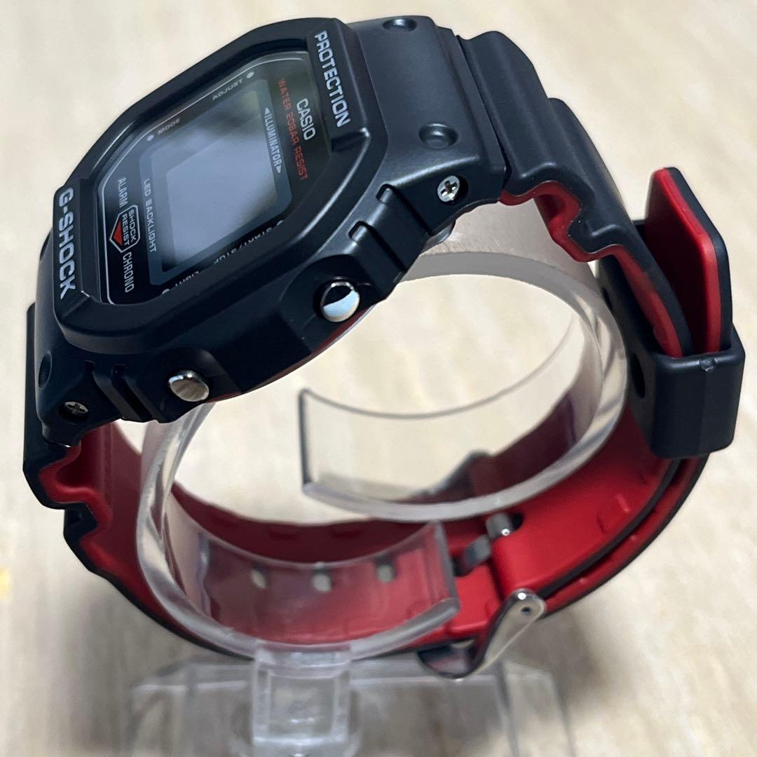 必見★未使用人気モデル極美品G-SHOCK DW-5600UHRブラック×レッド