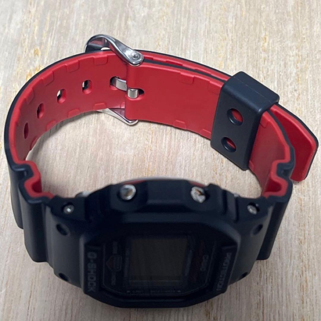 必見★未使用人気モデル極美品G-SHOCK DW-5600UHRブラック×レッド