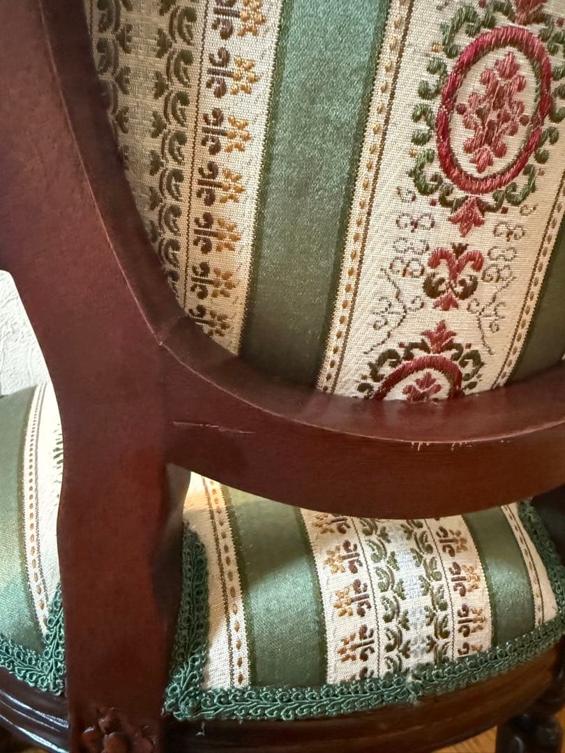 ドールチェア　クラシックアームチェア 木製 ストライプ柄　ミニチュアチェア