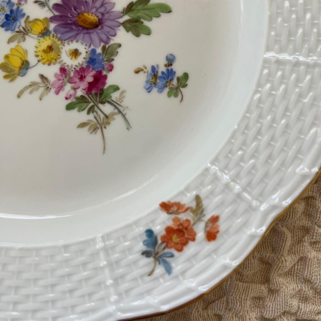 オールドマイセン 6つ花と蝶々　レリーフ