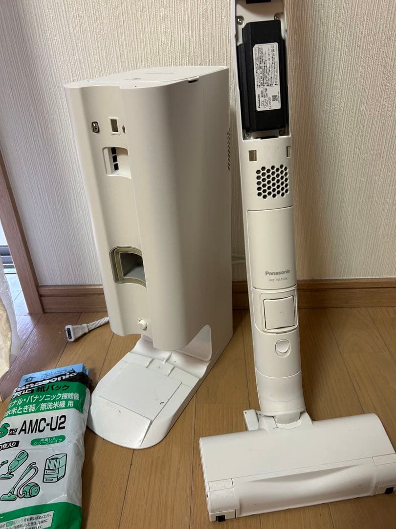 Panasonic コードレス 掃除機 MC-NS100K 2023年製