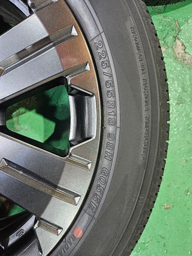 デリカD5 ジャスパー 18インチ 純正ホイールタイヤセット