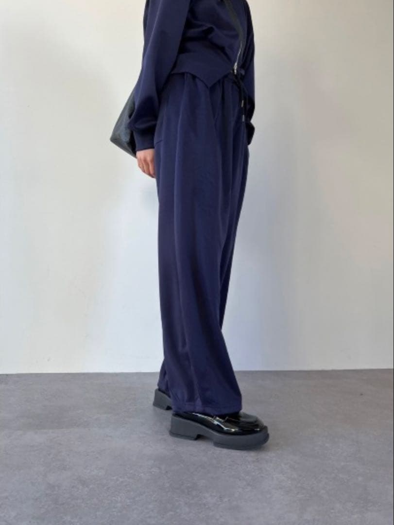 HANNE ネイビー クロップドジャケットとパンツ セット