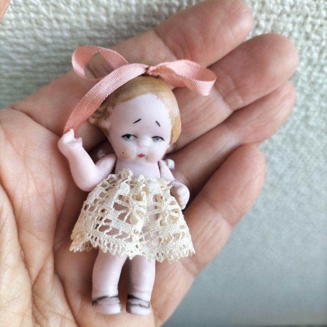 ドイツ　アンティーク　HERTWIG ミニチュアビスクドール　頭にリボン　女の子