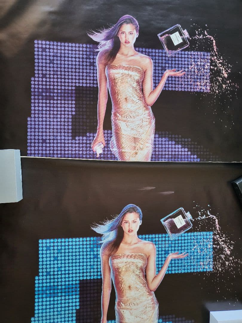 CHANEL店舗ポスターブルー