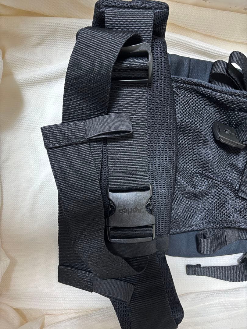 【ささ様◆専用】美品◇Aprica ラクリス 抱っこ紐 ブラック◇箱 付属品あり