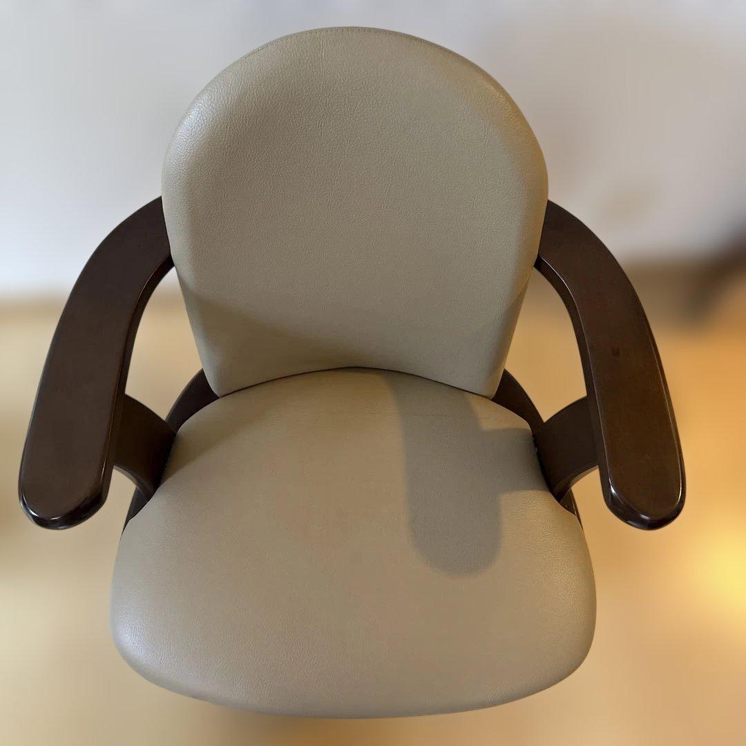 回転式アーム付きダイニングチェア 　天然木　（株）ナカムラ製