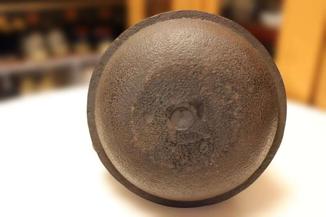 古鉄瓶　　釜師造　小振り鉄瓶　「水漏れなし・状態良好」 　未使用に近い