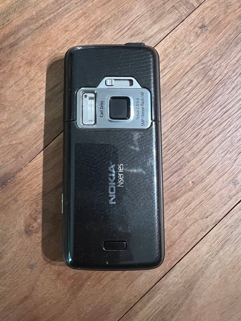 ノキアNOKIA　N82