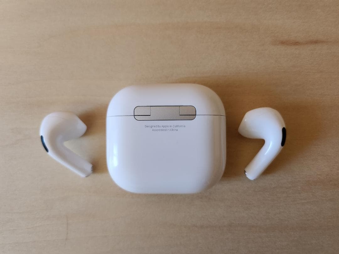 Apple純正品 AirPods 4 アクティブノイズキャンセリング搭載モデル