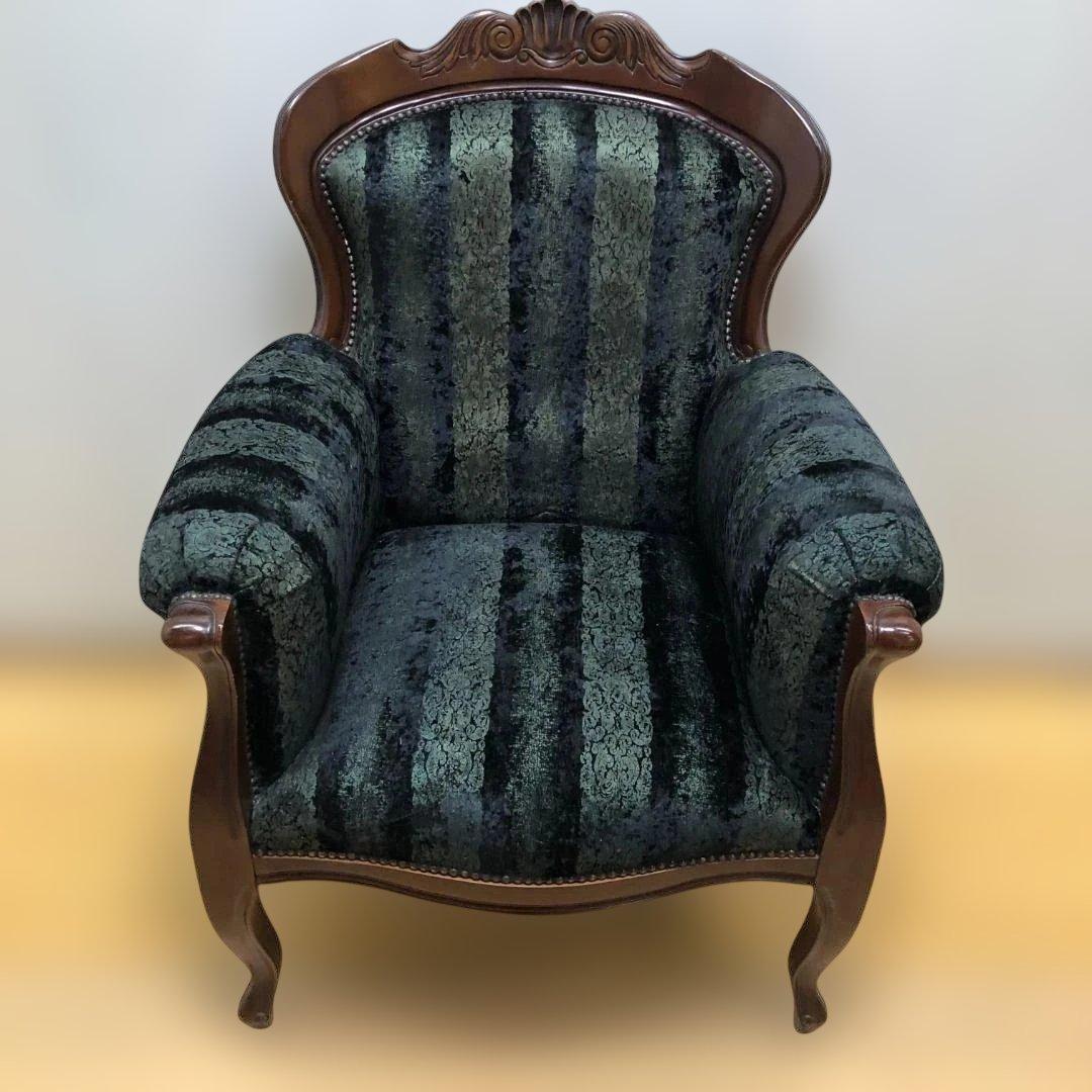 【送料無料】クラシック アームチェア 彫刻木枠 鋲打ち 1人掛け 　251224