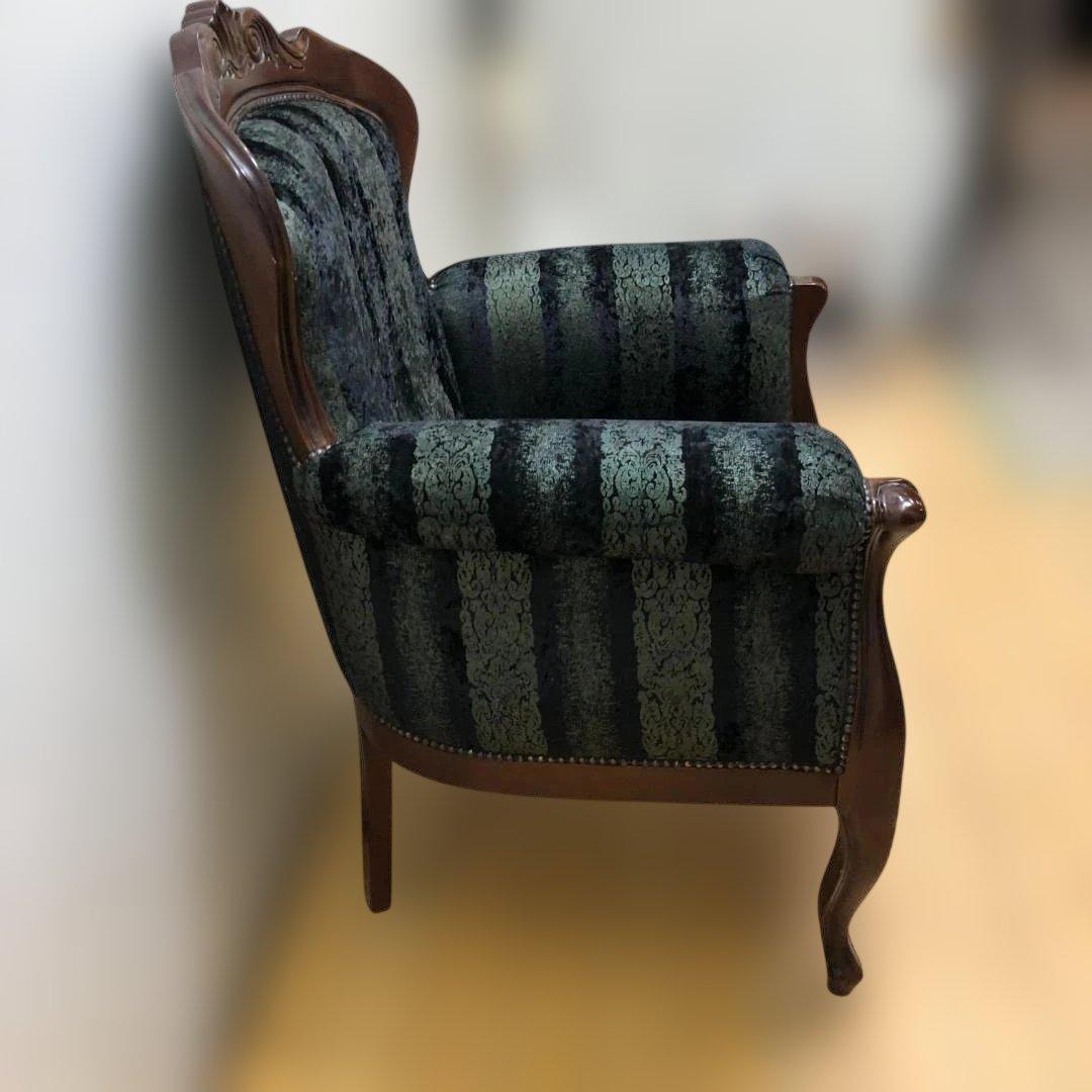 【送料無料】クラシック アームチェア 彫刻木枠 鋲打ち 1人掛け 　251224