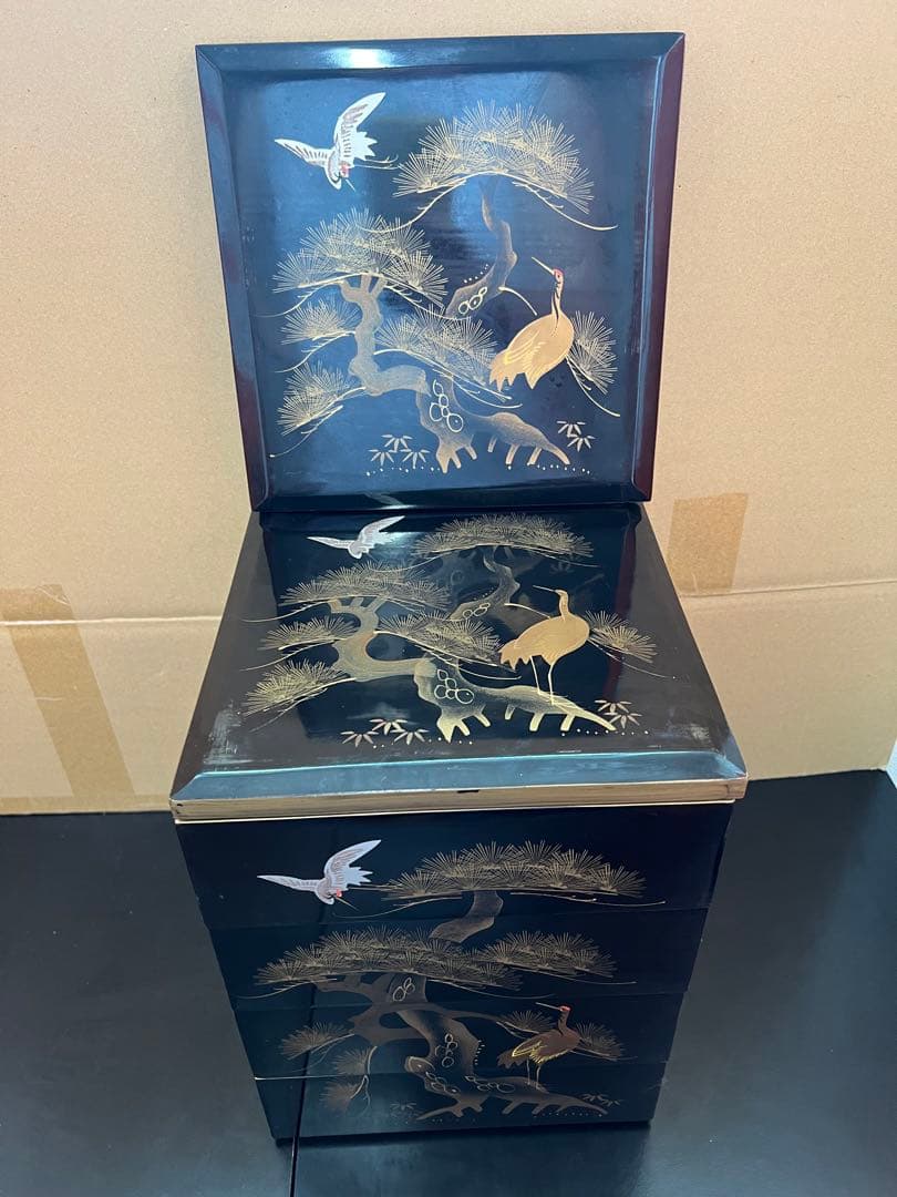 785 黒漆塗り沈金重箱　鶴松金蒔絵　松　4重　高級