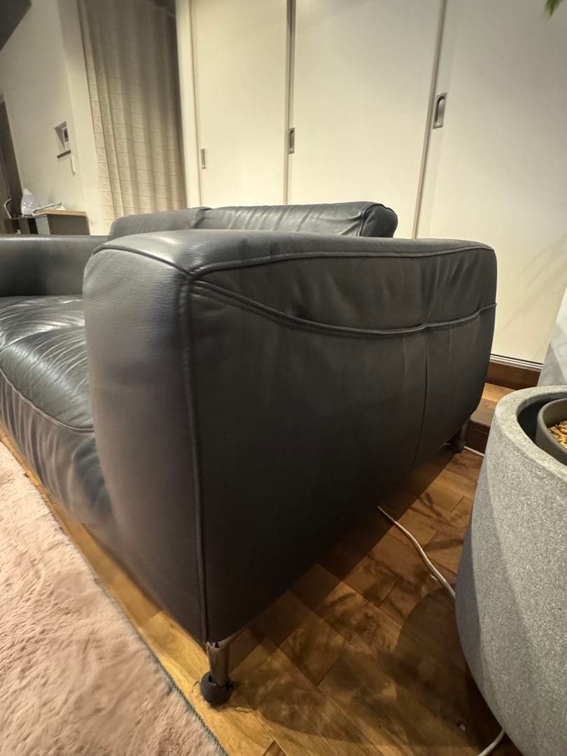 クラスティーナ 本革2.5人掛けソファ