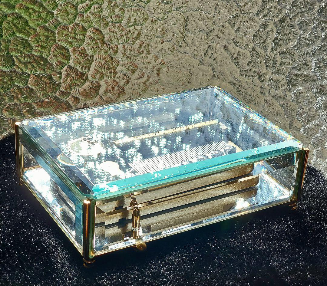 【Music Box Company】『50弁 クリスタルBOX』50N-1T3