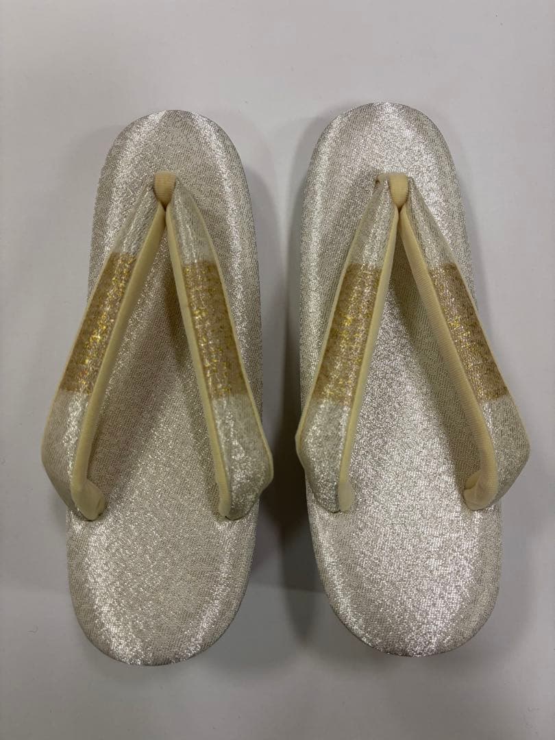 和装用草履バッグセット　銀と金　波柄　金たたき　螺鈿調　成人式　未使用品