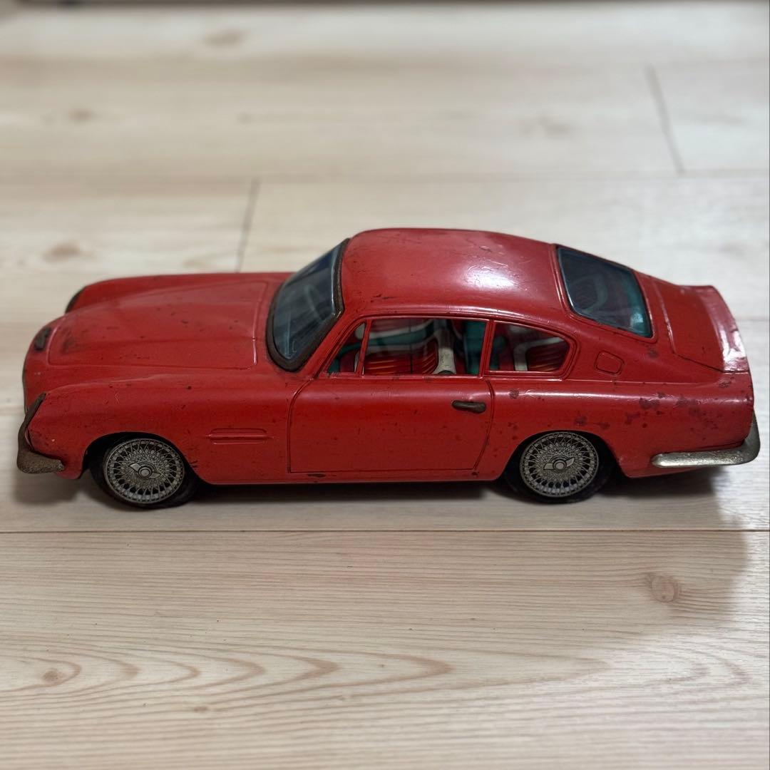 【古いブリキの自動車】ASTOM MARTIN DB6 アサヒ玩具 007