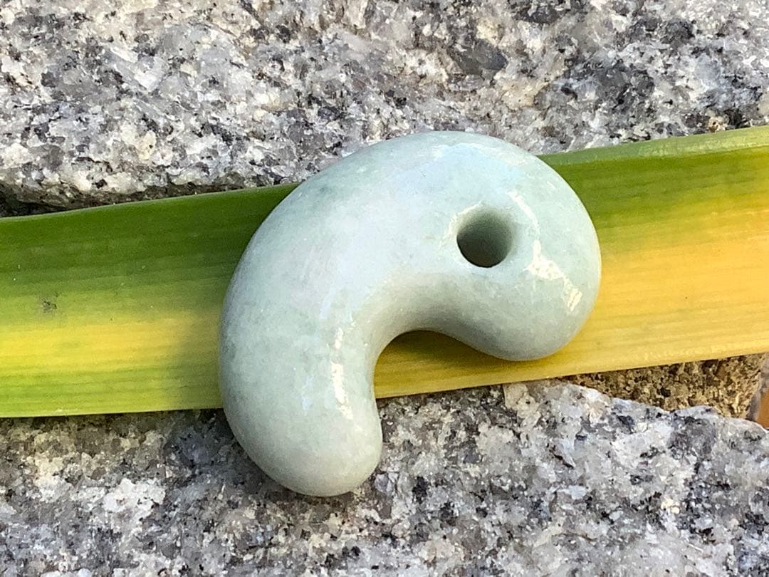 ✳神からのパワー宿る縁起物を‼️糸魚川翡翠ジェダイト　本物の勾玉　機械鑑定鑑別書付