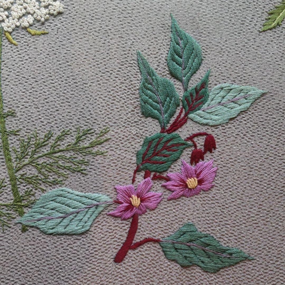 刺繍絵額縁入り
