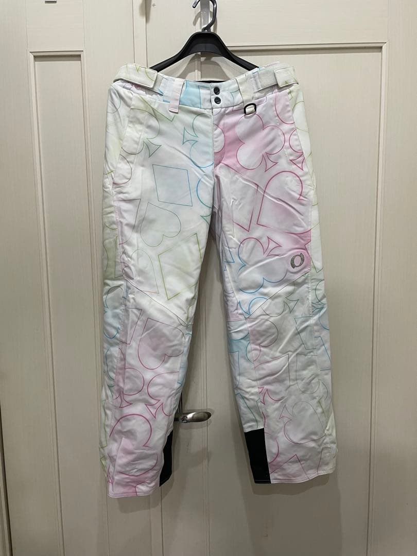 オンヨネ　スキーウェア　Mサイズ　トランプ柄　ONYONE