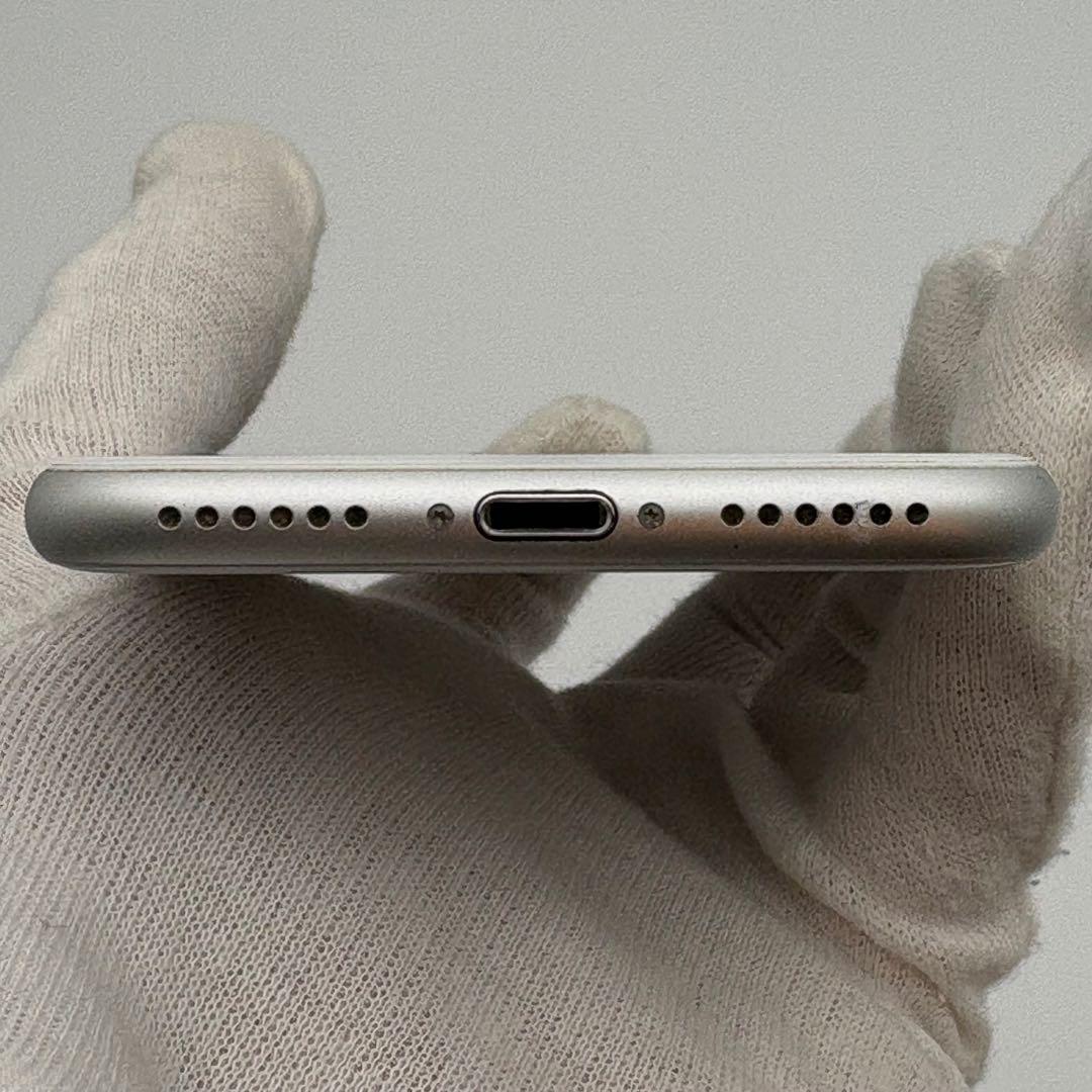 (美品) Apple iPhone 8 シルバー 箱付き 本体