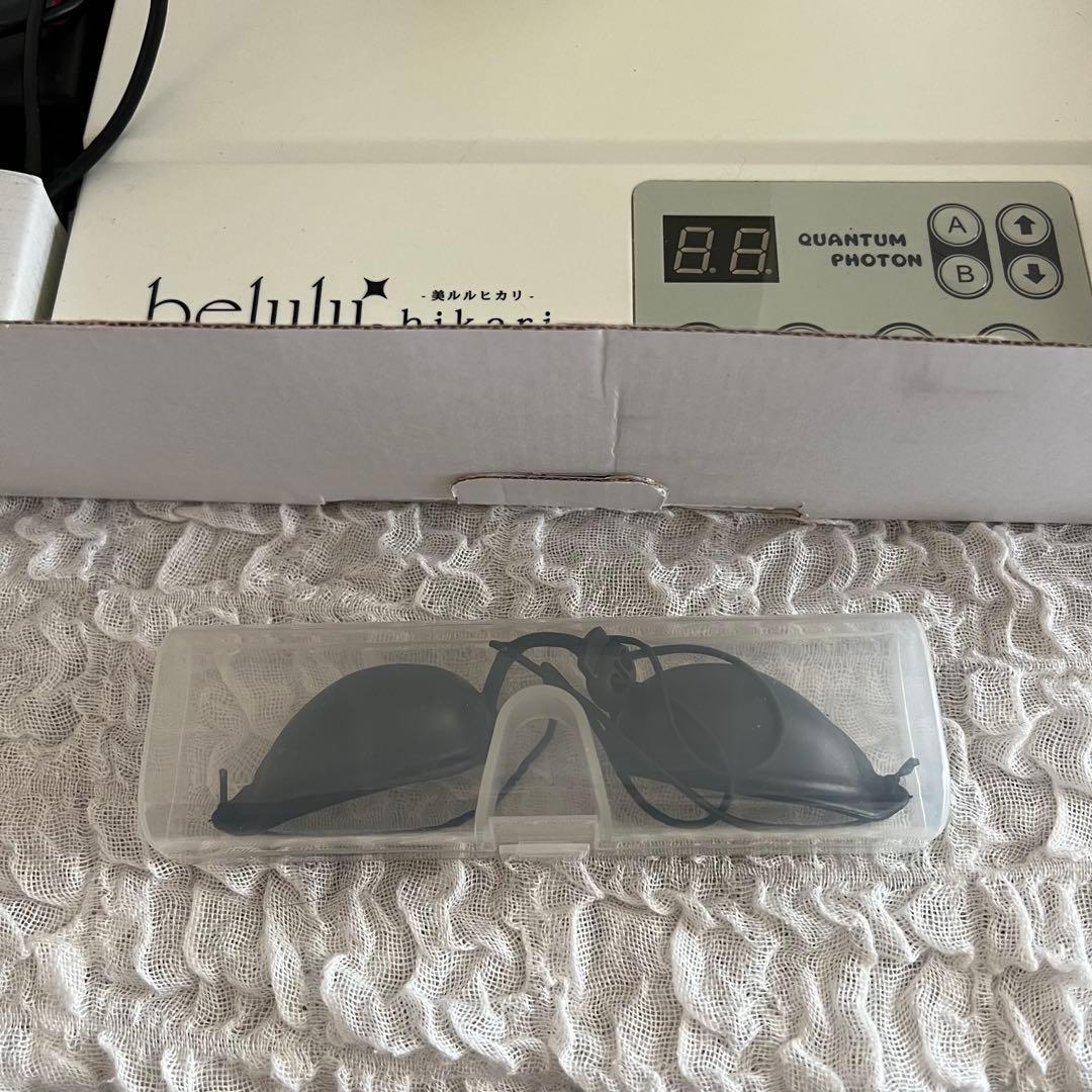 美ルル　ヒカリ　光エステ　美顔器　フォトフェイシャル　全身にも使用可能