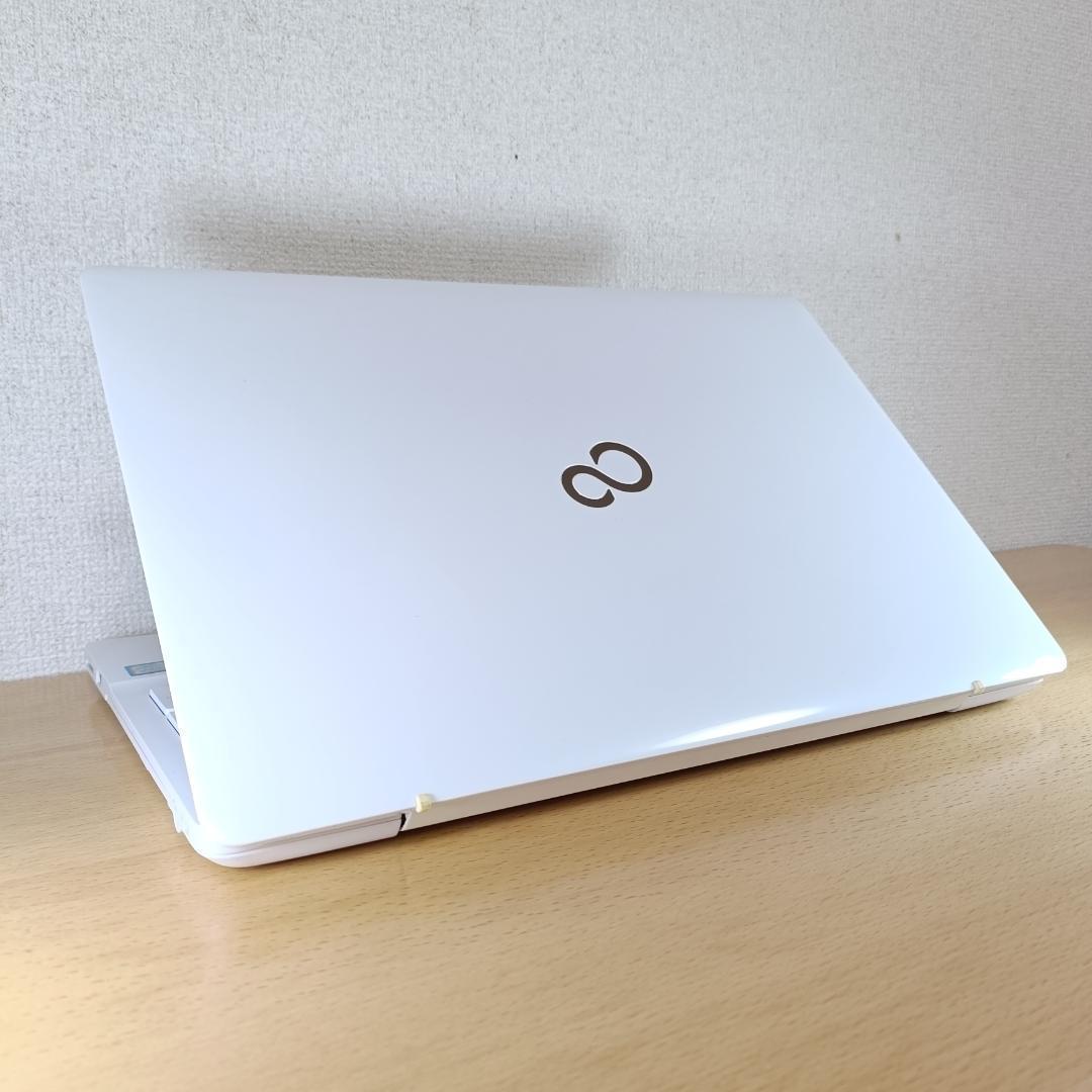 ノートPC Windows11 i7 SSD 1TB メモリ24GB 富士通 白