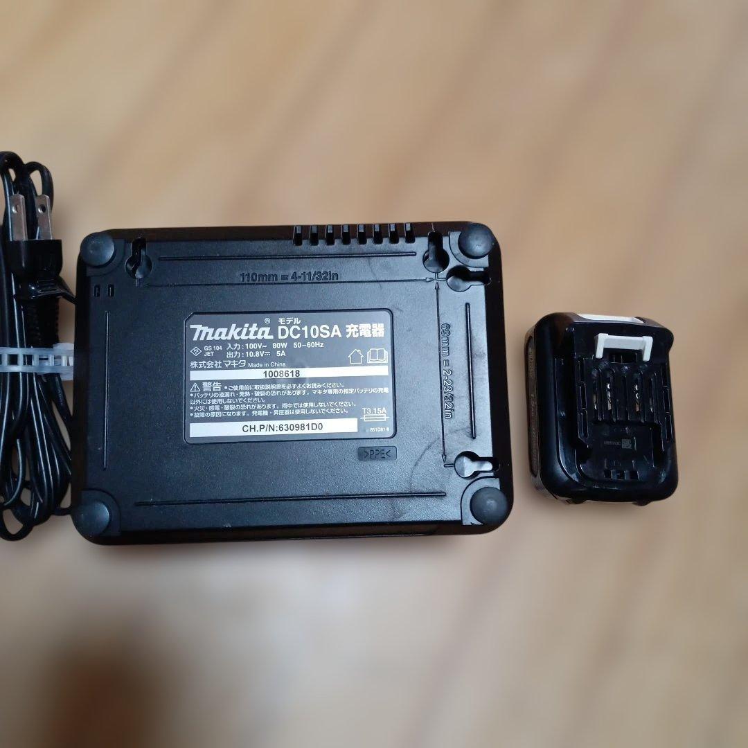 マキタ10.8V充電式クリーナCL108FD純正バッテリー、充電器付